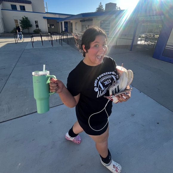 Yasmeen :) - Picture 1 of 1